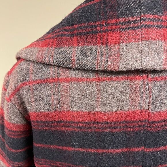 BB Dakota plaid wool blend coat. Size M/L - Picture 4 of 7